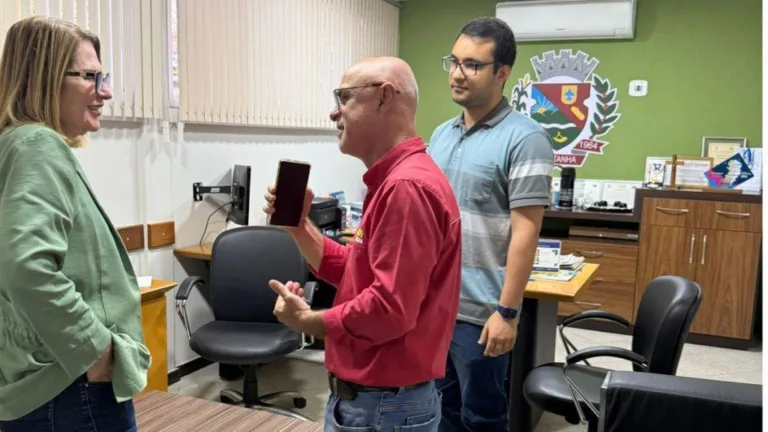 Prefeita de Montanha Iracy Baltar e Secretário de Educação Compartilham Conquistas e Desafios