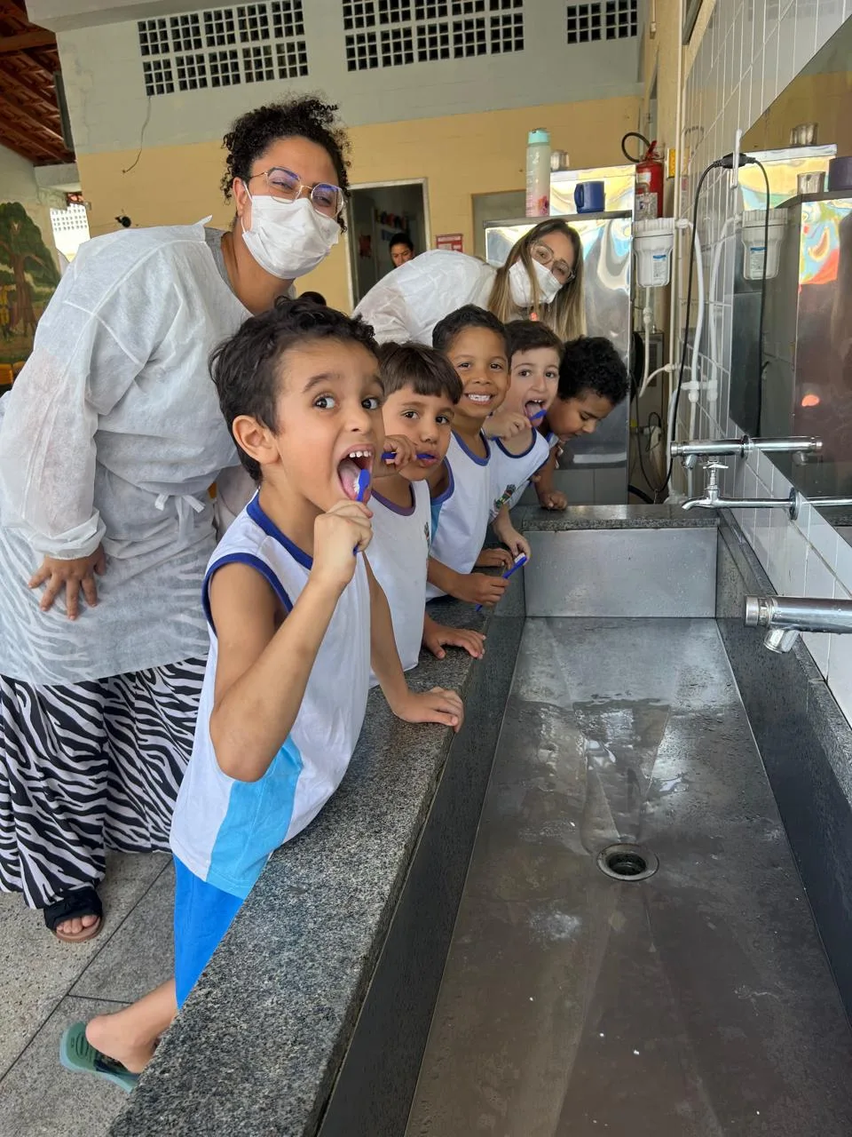 Campanha leva cuidados odontológicos a mais de 3 mil alunos em Linhares