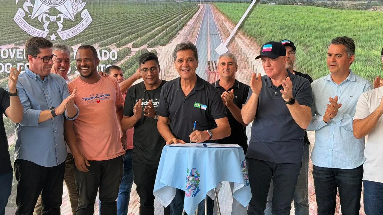 Ricardo Ferraço inaugura obras de infraestrutura e educação em Pedro Canário