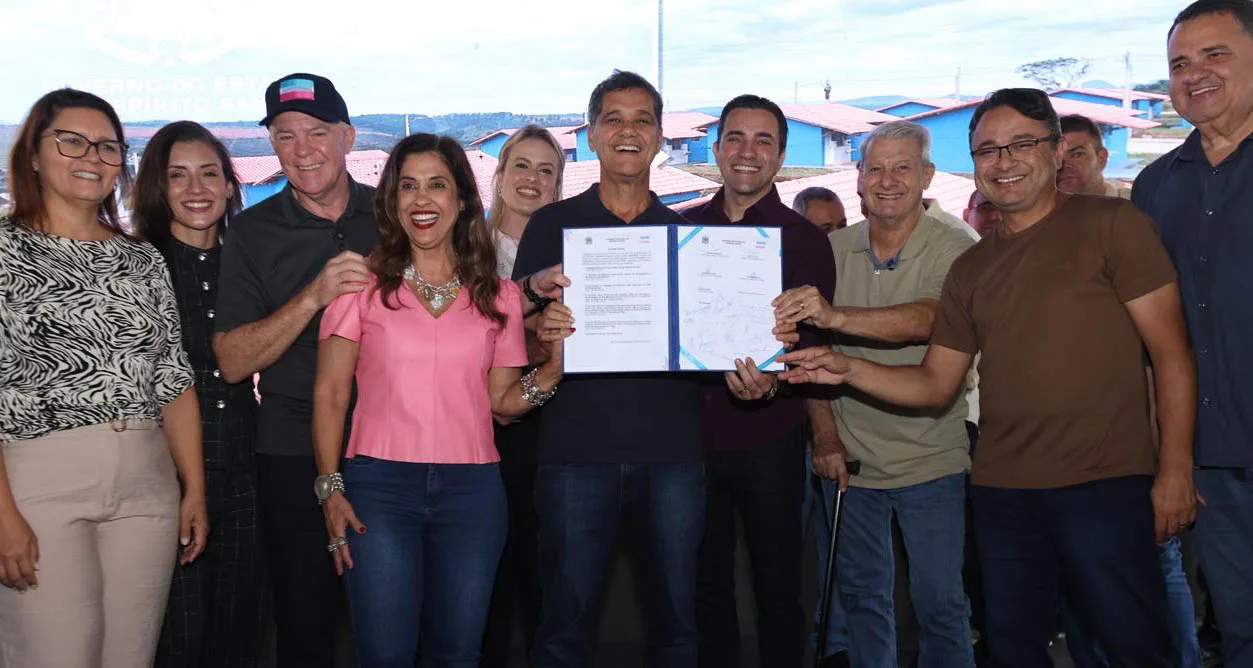 Ferraço entrega 857 óculos e inaugura 32 casas em São Gabriel da Palha