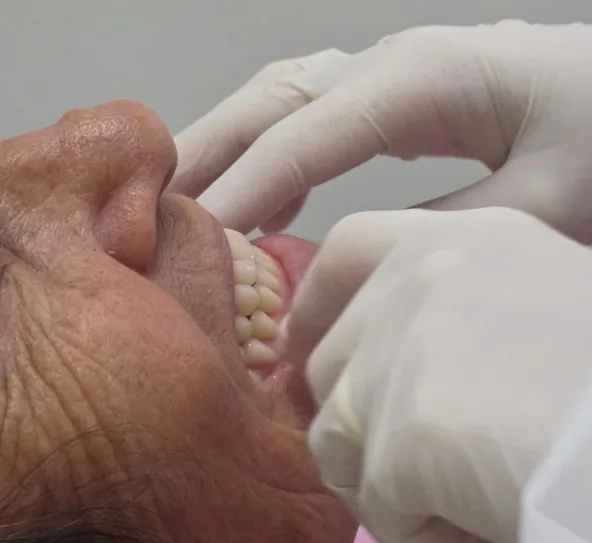Nova Venécia entrega 60 próteses dentárias em mutirão de saúde