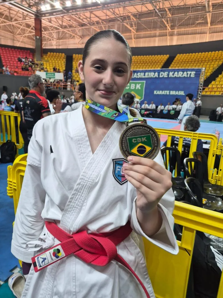 Jovem atleta de 13 anos conquista duas medalhas de bronze e se classifica para final do Campeonato Brasileiro de Karatê